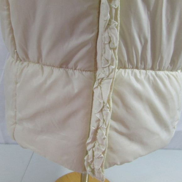 New York and Company Puffer Vest With Fur - Picture 4 of 8